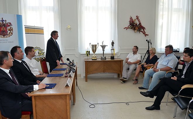 dvtk_jegesmedvek_150723_vcs_16.jpg dvtk_jegesmedvek_150723_vcs_16.jpg