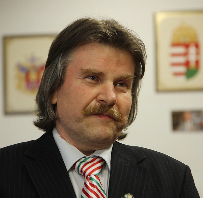erdelyi_konyvbemutato_160222ml_1.jpg