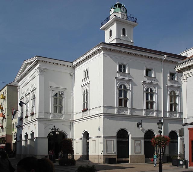 08_jobbfelsobe.jpg 08_jobbfelsobe.jpg