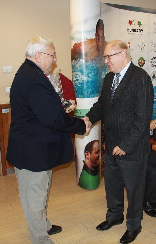profdrbesenyeilajos-kitalntetes.jpg