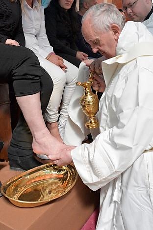 pope_prison_leg_wash2.jpg