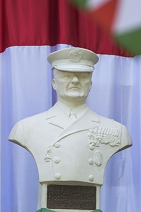 horthy_szobor_kaloz_170520_mti.jpg horthy_szobor_kaloz_170520_mti.jpg