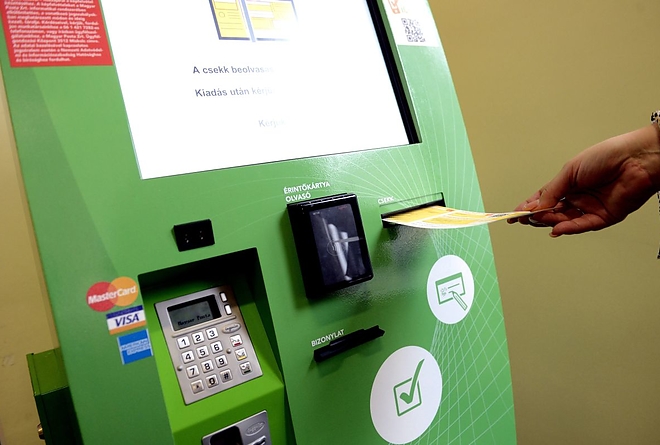 csekkautomata_150209_mti_1.jpg