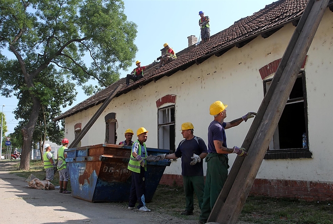 hatodik_utca_1_3_bontas_150611_ja.jpg