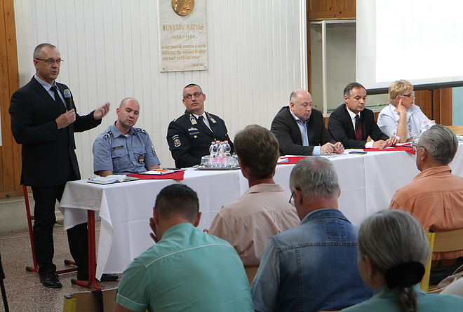 kozbiztonsagi_forum_150602ml_15.jpg