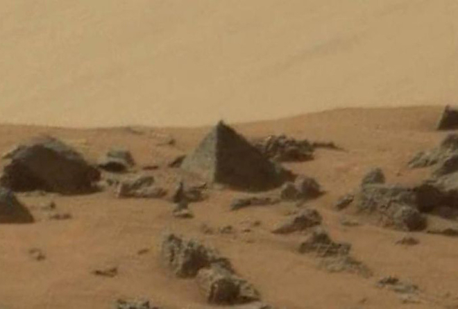 mars_piramis.jpg