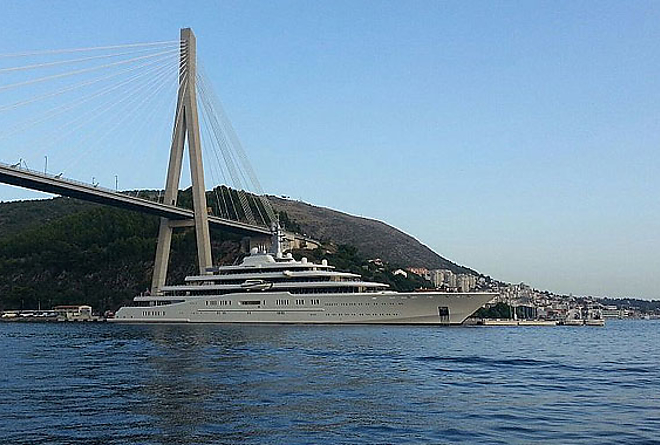 abramovics_yacht2.jpg abramovics_yacht2.jpg