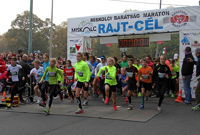 baratsag_maraton_151025_ja_17.jpg