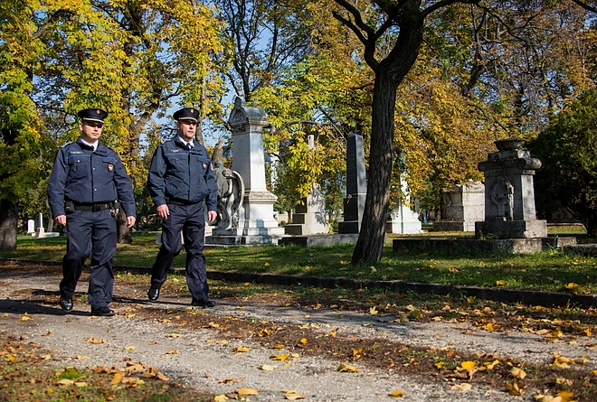 halottak_napja_rendorseg2.jpg halottak_napja_rendorseg2.jpg