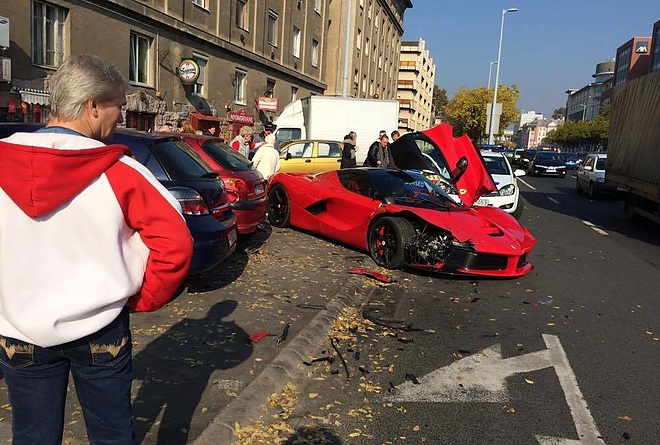 laferrari_baleset_vezess.jpg