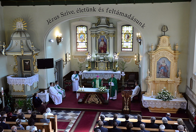 oltarszenteles_151004_vcs_15.jpg