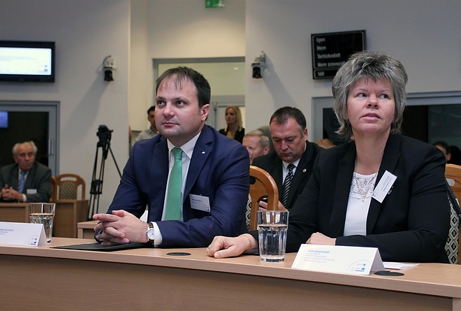 zold_nyil_zaro_151009_ja.jpg