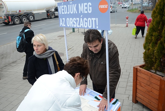 alairasgyujtes_151107_fkcs_16.jpg