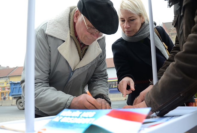 alairasgyujtes_151107_fkcs_24.jpg