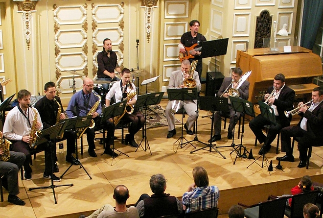 bigband.jpg bigband.jpg