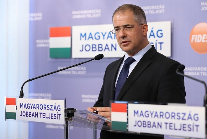 kosa_lajos_alairasgyujtes.jpg kosa_lajos_alairasgyujtes.jpg