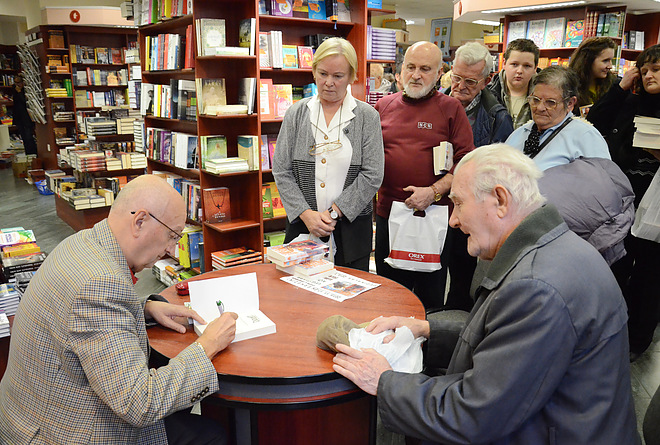 lesliel_lawrence_151119_fkcs_7.jpg lesliel_lawrence_151119_fkcs_7.jpg