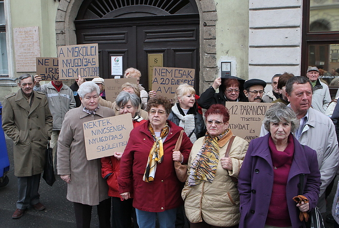 nyugdijas_tuntetes_151120ml_4.jpg nyugdijas_tuntetes_151120ml_4.jpg