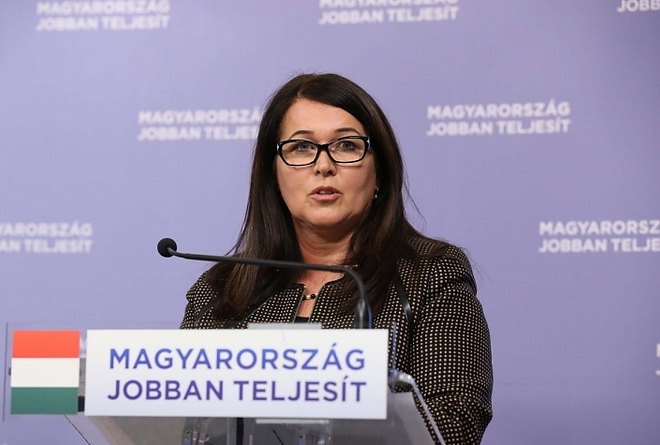pelczne_gall_ildiko_alairasgyujtes.jpg pelczne_gall_ildiko_alairasgyujtes.jpg