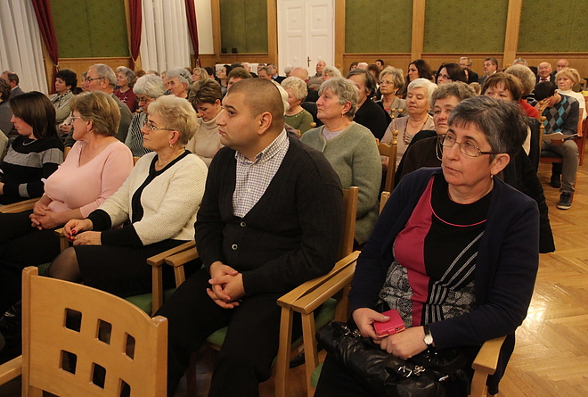 ruszinok_megyehaza_151127ml_2.jpg ruszinok_megyehaza_151127ml_2.jpg