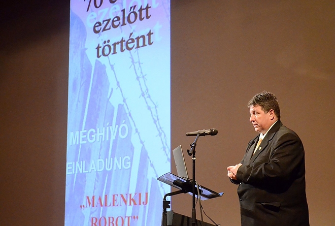 malenkij_robot_151208_fkcs_5.jpg