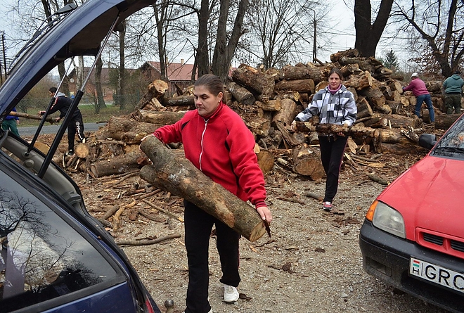 tuzifa_raszoruloknak_151208_vcs_14.jpg tuzifa_raszoruloknak_151208_vcs_14.jpg
