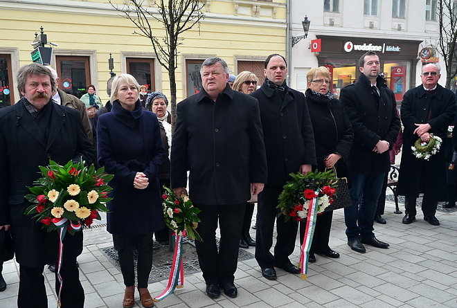 kommunizmus_aldozataira_emlekeztek_160225_vcs_02.jpg kommunizmus_aldozataira_emlekeztek_160225_vcs_02.jpg
