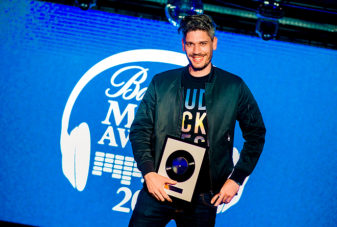 music_awards_dj3.jpg music_awards_dj3.jpg