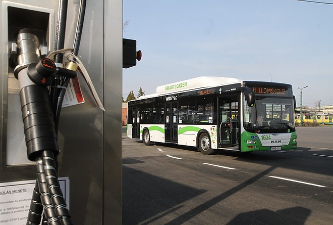 cng_busztolto_allomas_160304ml_2.jpg