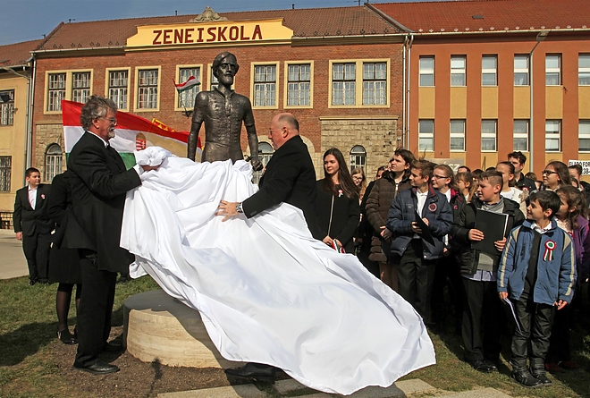 egressy_beni_szoboravato_160311_ja_23.jpg