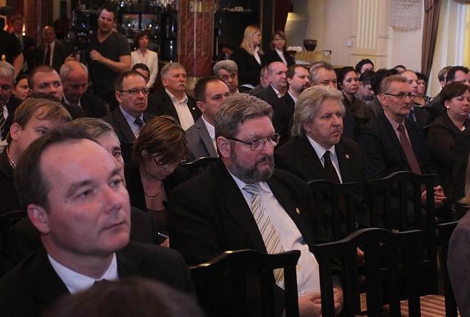 em_gazdasagi_forum_160321_ja_17.jpg