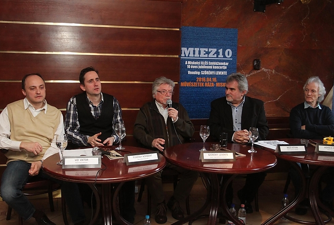 szorenyi_levente_es_miez_sajtaj_160309_ja_4.jpg
