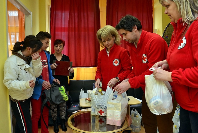 voroskereszt_adomany_160323_vcs_12.jpg voroskereszt_adomany_160323_vcs_12.jpg