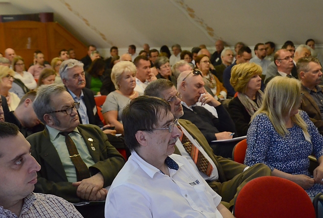 penz_konferencia_160428_fkcs_5.jpg