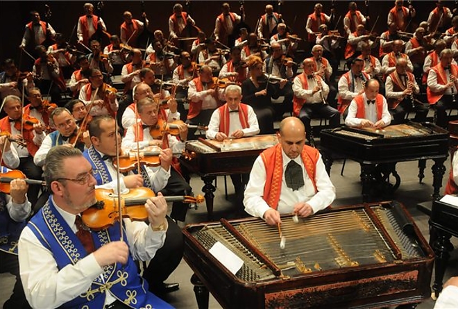 szaz_tagu_ciganyzene.jpg