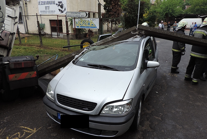 baleset_futo_utca4.jpg baleset_futo_utca4.jpg