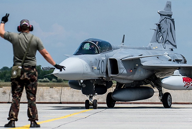 gripen1.jpg gripen1.jpg