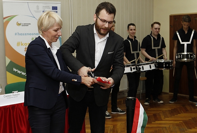 kozossegi_ter_uj_nemzedek_3.jpg kozossegi_ter_uj_nemzedek_3.jpg