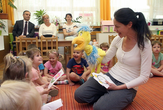 angol_ovi_160609ml_1.jpg