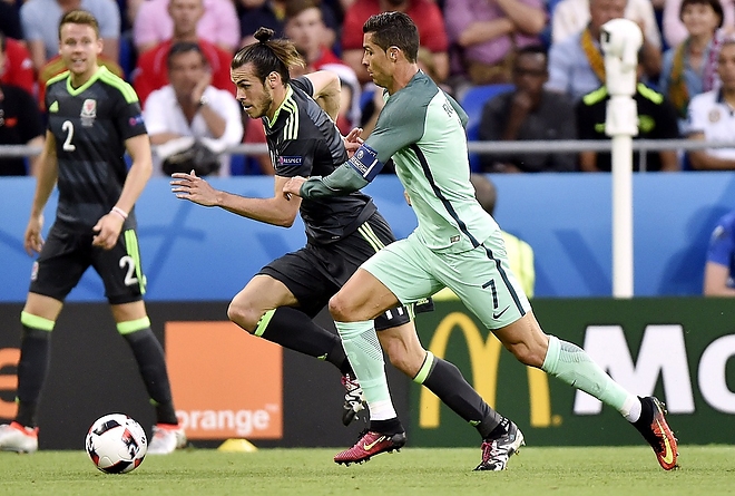 portugal_wales_ronaldo_bale_160706_mti.jpg