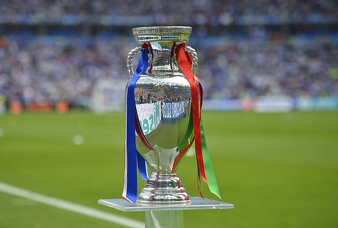trofea_europa_bajnoksag_160710_mti.jpg
