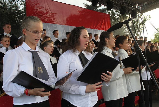 augusztus_20_160820ml_5.jpg augusztus_20_160820ml_5.jpg