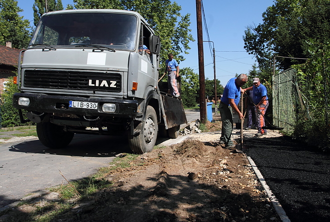 jarda_epites_gazdusne_160816ml_7.jpg jarda_epites_gazdusne_160816ml_7.jpg