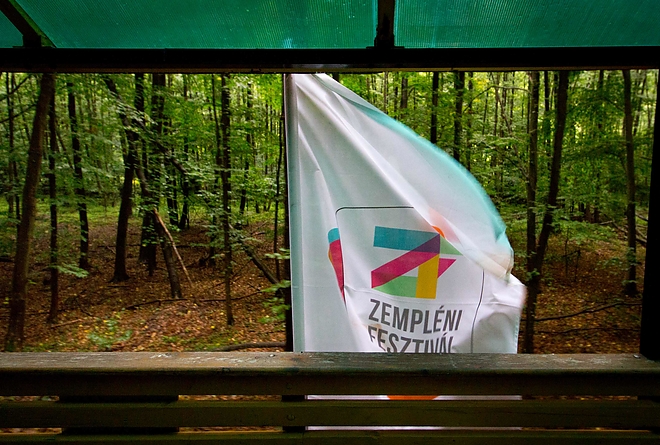 kirandulokoncert_vonat_zaszlo.jpg kirandulokoncert_vonat_zaszlo.jpg
