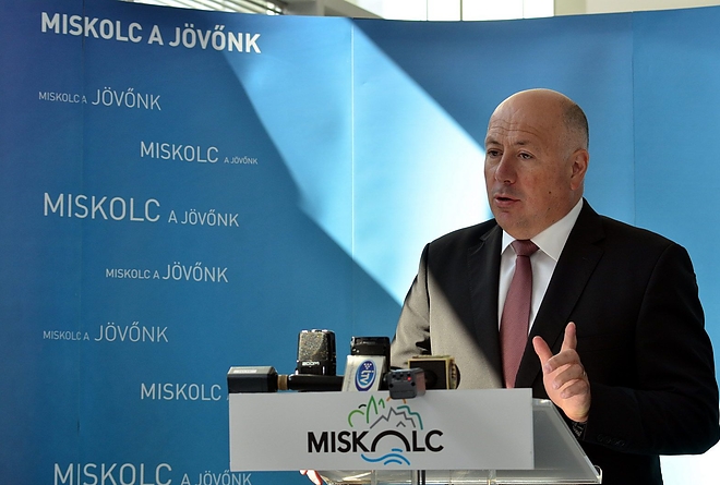 kriza_akos_160910_vcs_04.jpg