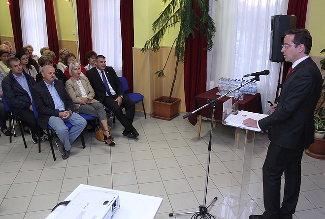 szirmabesenyo_forum_160920_ja_13.jpg szirmabesenyo_forum_160920_ja_13.jpg