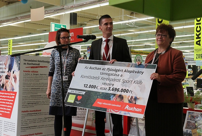 szolidaritas_napja_auchan_161005_ja_11.jpg szolidaritas_napja_auchan_161005_ja_11.jpg