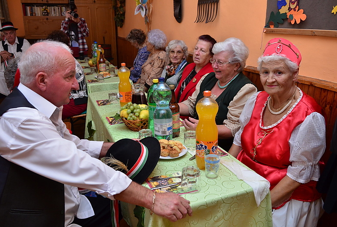 szureti_bal_161010_vcs_02.jpg szureti_bal_161010_vcs_02.jpg