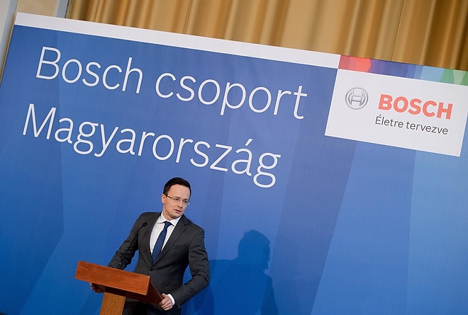 bosch_logisztikai_kozpont_szijjarto_170126_mti.jpg