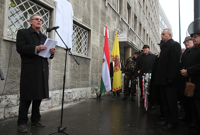 gulag_emlektabla_zsolcai_kapu_170131_ja_9.jpg gulag_emlektabla_zsolcai_kapu_170131_ja_9.jpg